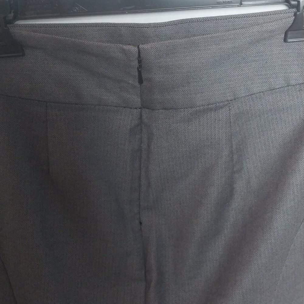 Banana Republic Grey Business Skirt Ladies Size 2 Back Zipper Modest Split - Picture 5 of 8